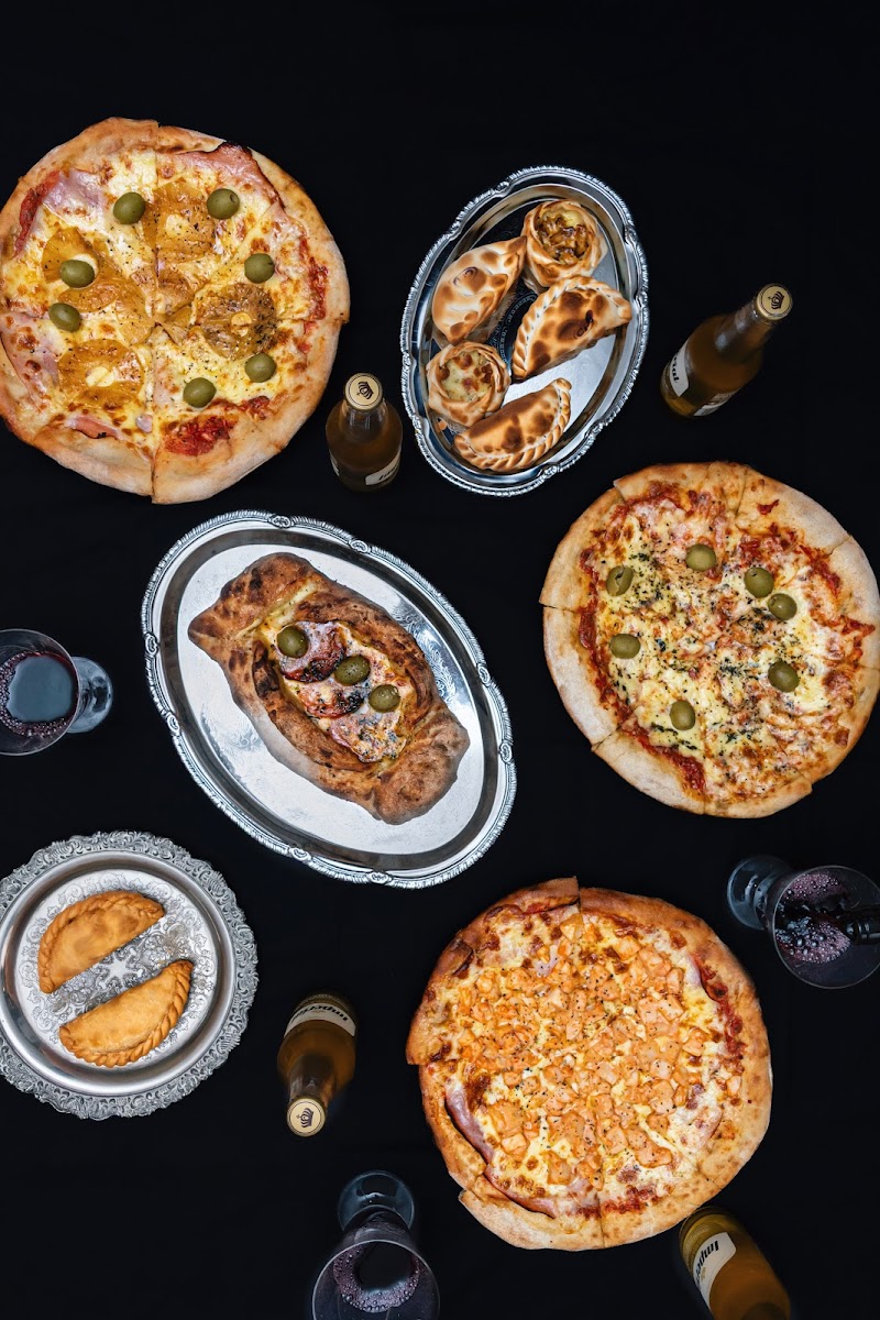 Hasta El Moño Pizzas Y Empandas-2
